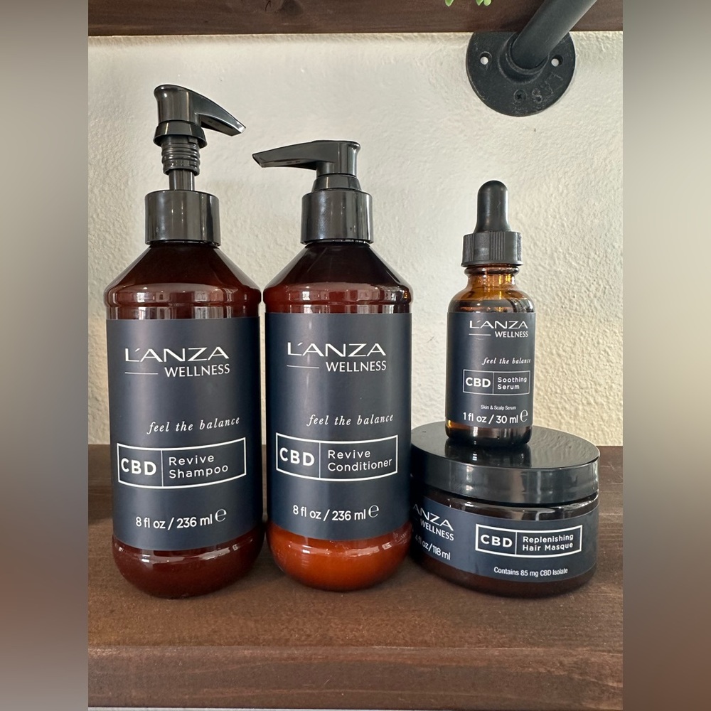 L’anza Wellness hair care set